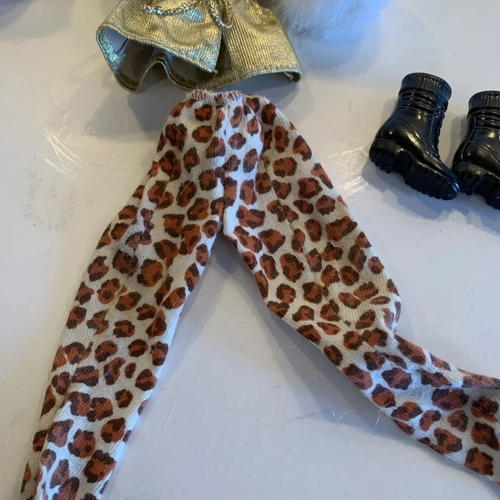 Barbie Fashion Avenue Boutique Gold Jacket, Animal Print Pants,‎ Boots